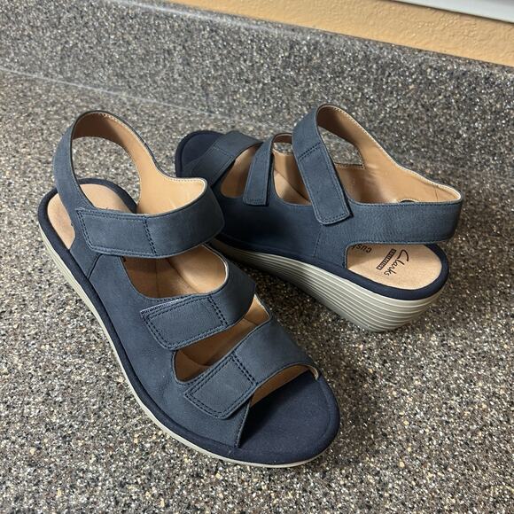 Clarks Comfort Sandals Womens Size 7M Navy Blue Leather Slip On Wedge Sling Back - Picture 1 of 11